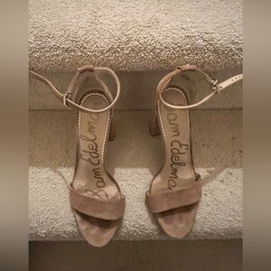 Sam Edelman Yaro Block Heel beige sandals.